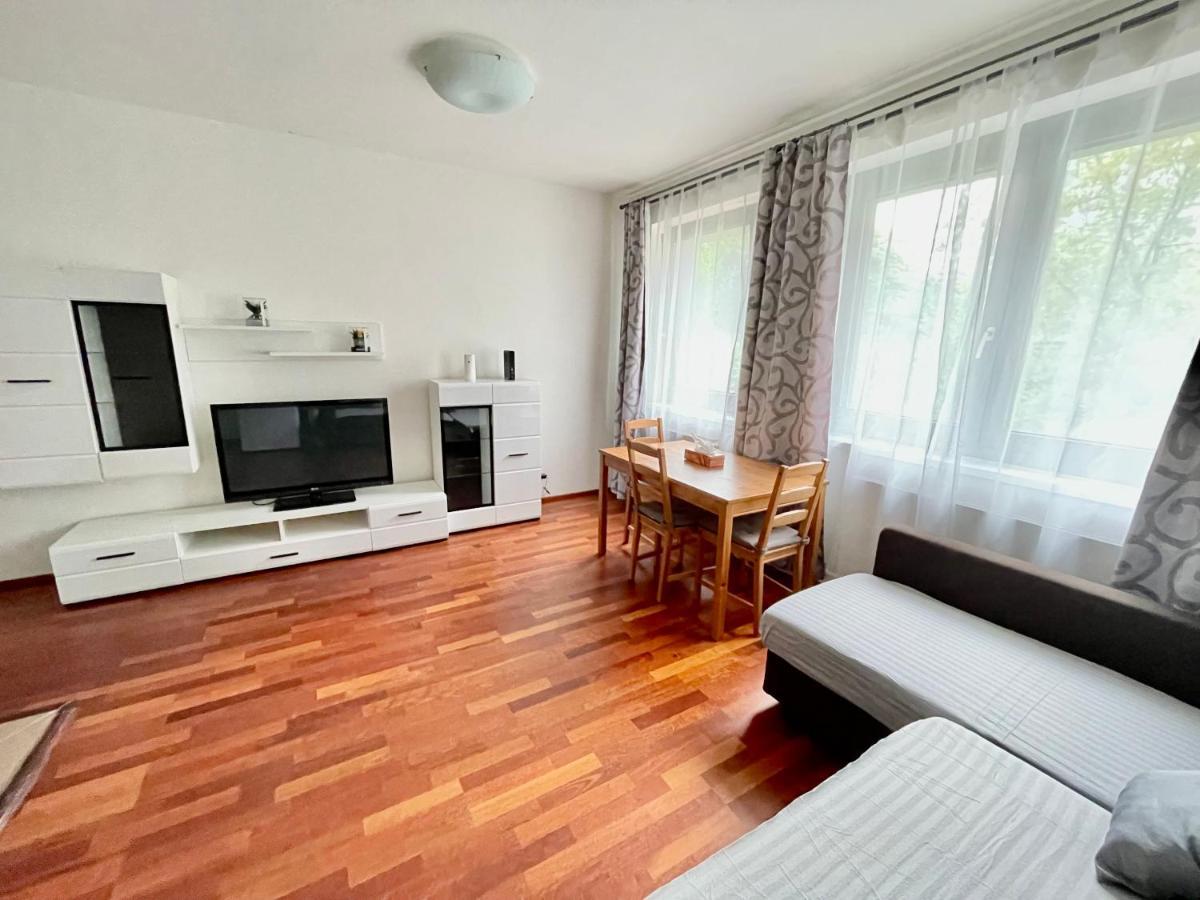 Centrum Park Apartment+ Prag Exteriör bild
